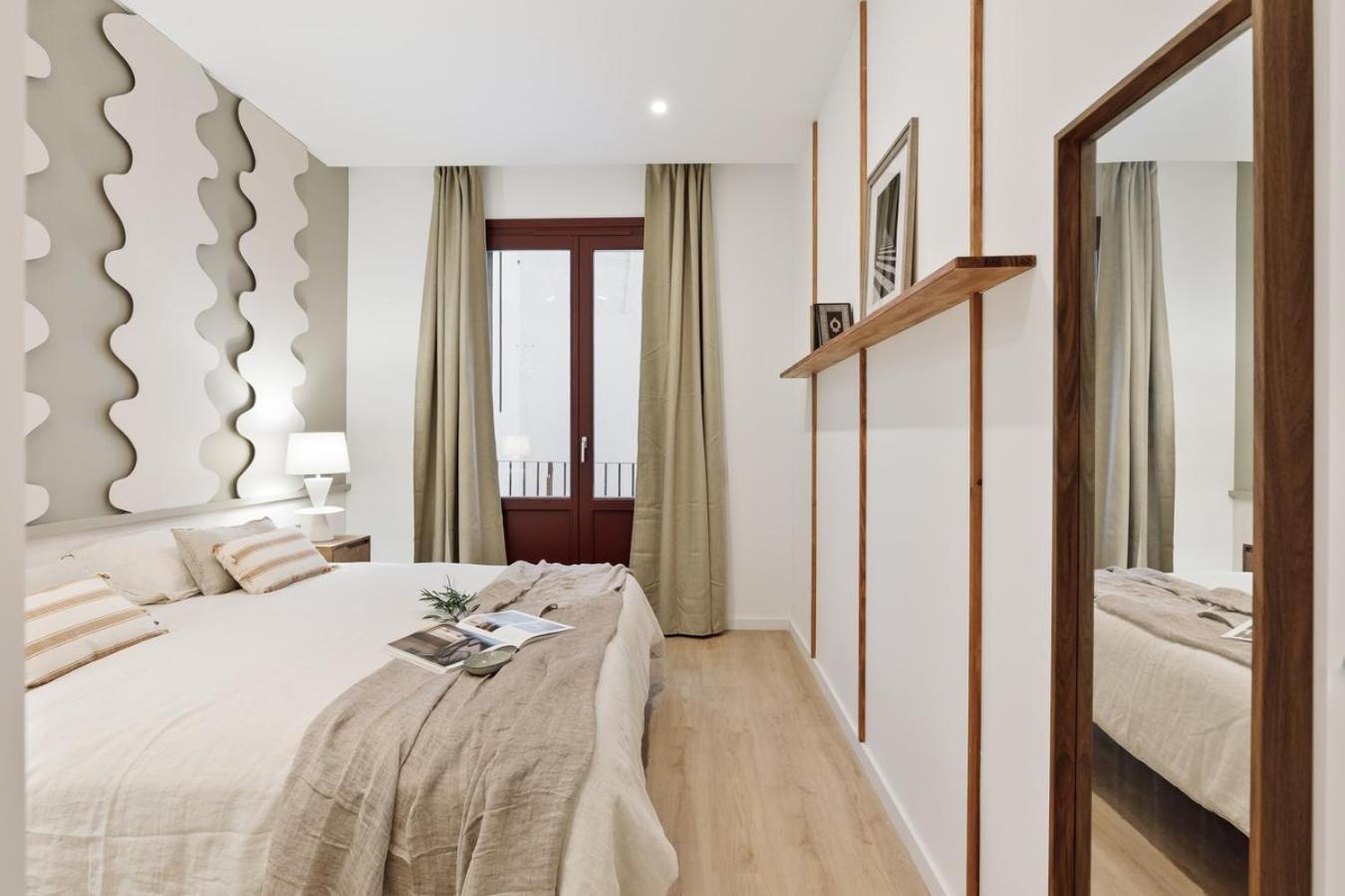 Appartamento Camerota - 2 Bedrooms, Terrace And Balcony In Ciutat Vella