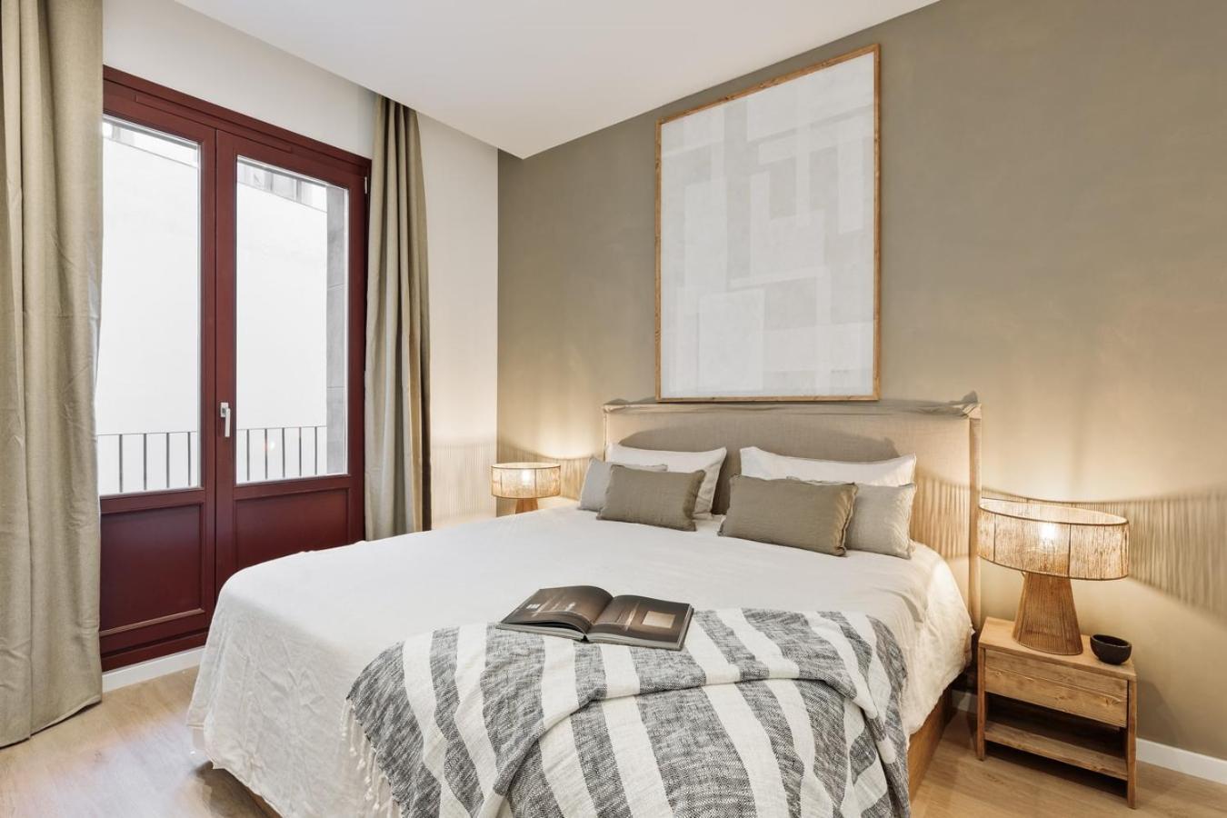 Camerota - 2 Bedrooms, Terrace And Balcony In Ciutat Vella Appartamento *